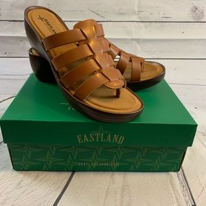 Eastland Size 11 M Women’s Tan Wedge Thong Sandal